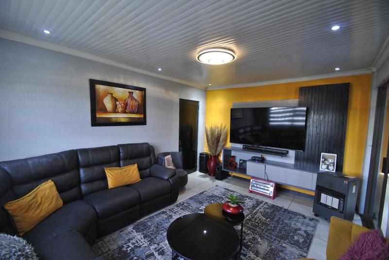 4 Bedroom Property for Sale in Dawn Park Gauteng
