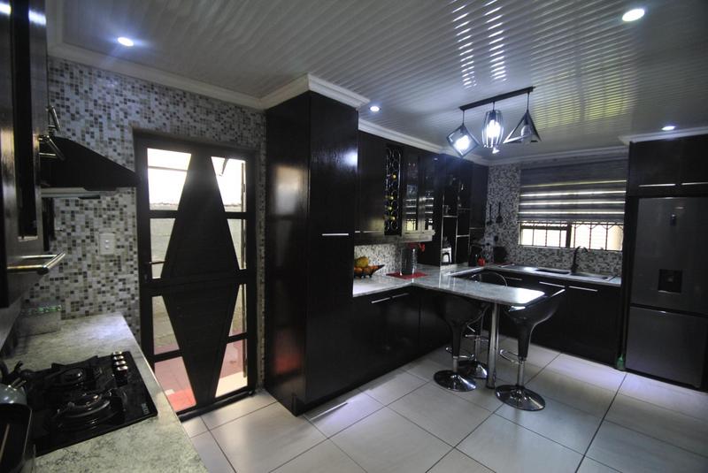 4 Bedroom Property for Sale in Dawn Park Gauteng