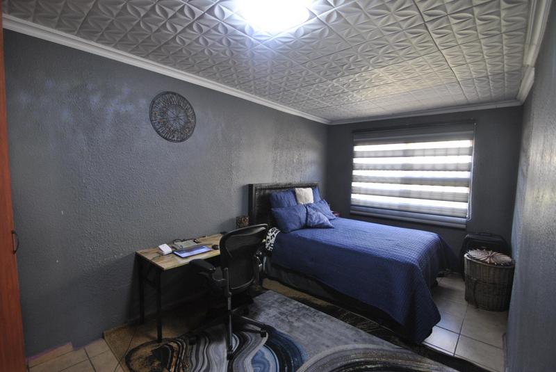 4 Bedroom Property for Sale in Dawn Park Gauteng