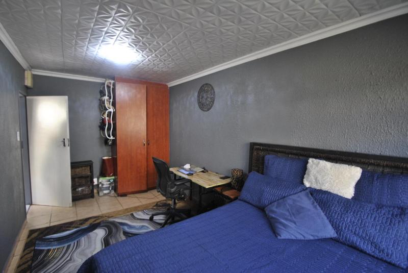 4 Bedroom Property for Sale in Dawn Park Gauteng