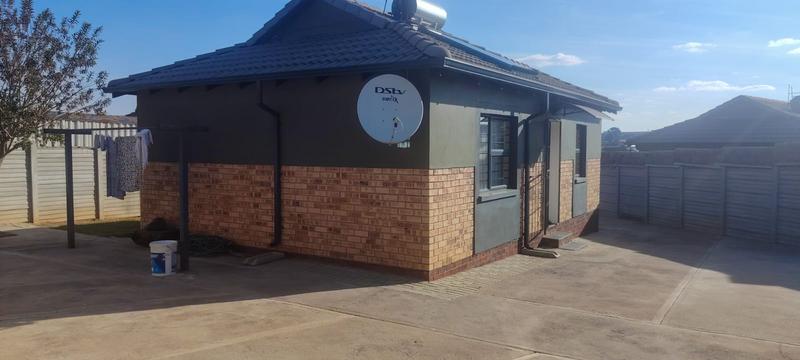 2 Bedroom Property for Sale in Mindalore Gauteng
