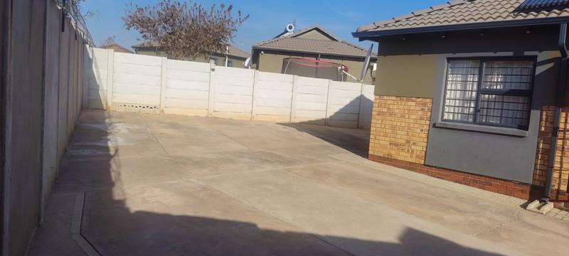 2 Bedroom Property for Sale in Mindalore Gauteng