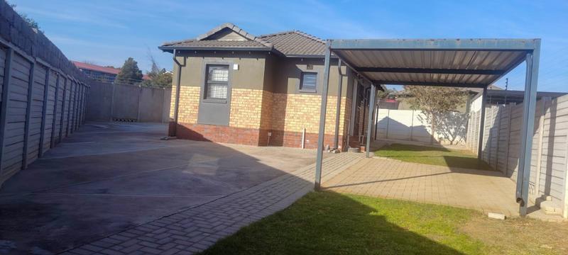 2 Bedroom Property for Sale in Mindalore Gauteng