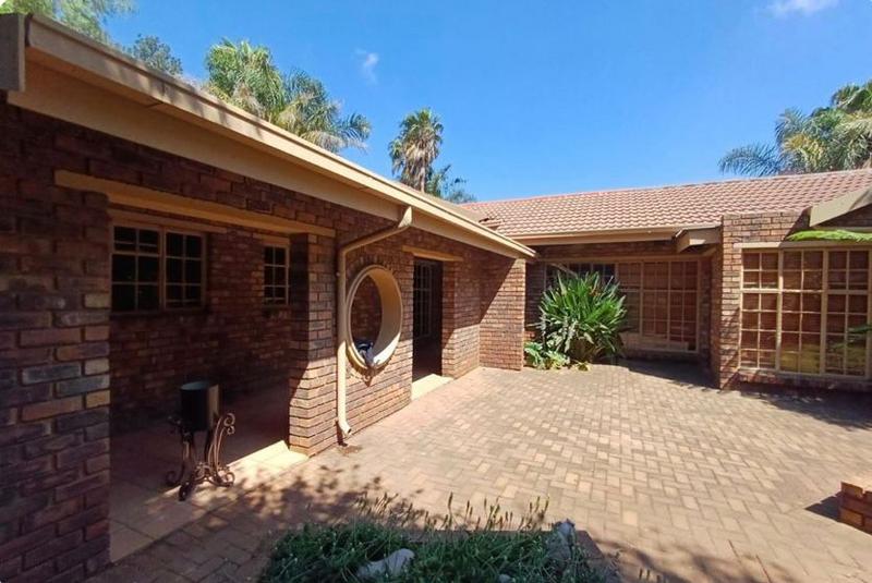 3 Bedroom Property for Sale in Sonneveld Gauteng