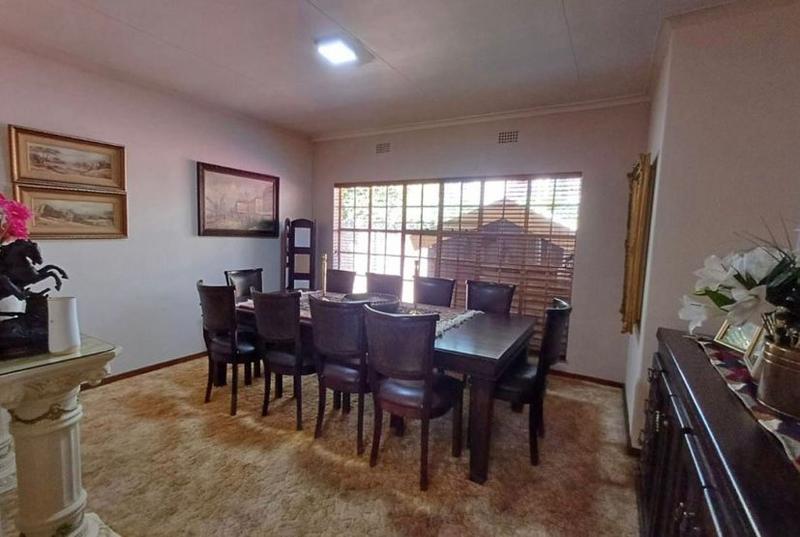 3 Bedroom Property for Sale in Sonneveld Gauteng