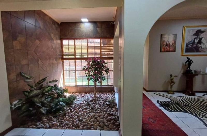 3 Bedroom Property for Sale in Sonneveld Gauteng