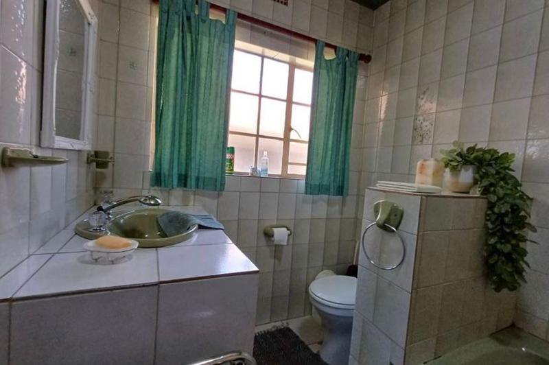 3 Bedroom Property for Sale in Sonneveld Gauteng