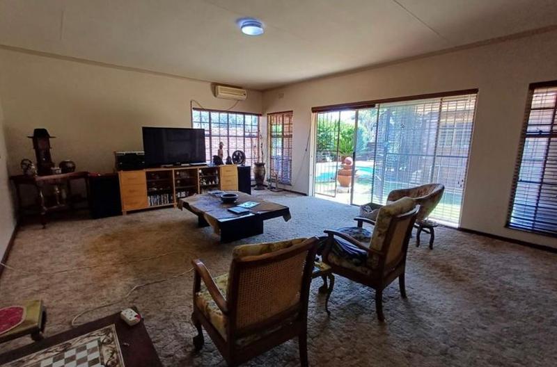 3 Bedroom Property for Sale in Sonneveld Gauteng