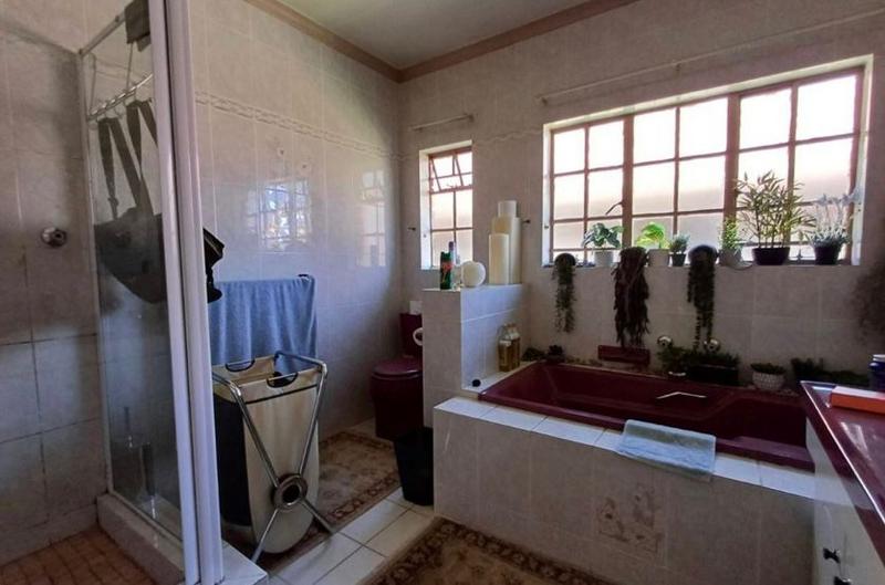 3 Bedroom Property for Sale in Sonneveld Gauteng