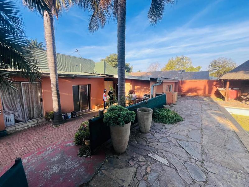 5 Bedroom Property for Sale in Germiston South Gauteng