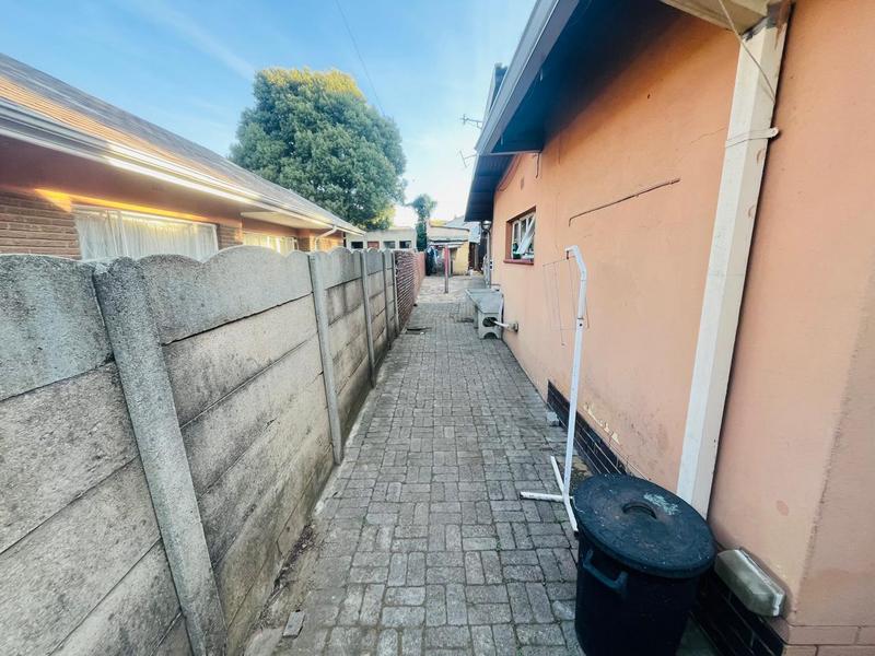 5 Bedroom Property for Sale in Germiston South Gauteng