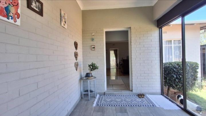 3 Bedroom Property for Sale in Symhurst Gauteng