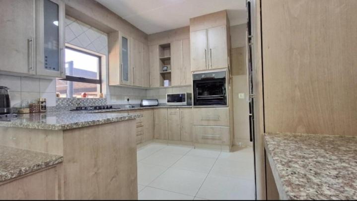 3 Bedroom Property for Sale in Symhurst Gauteng