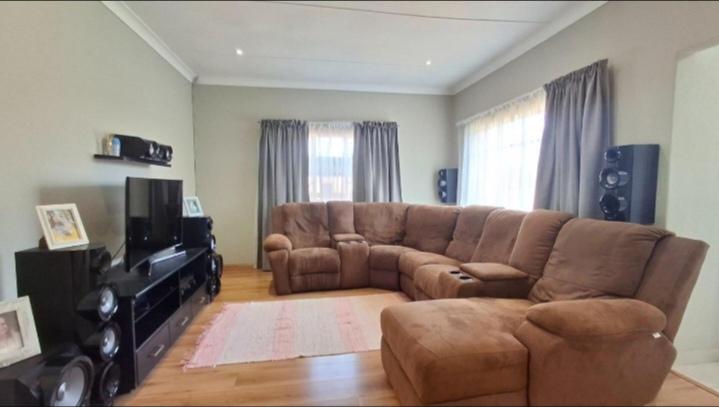 3 Bedroom Property for Sale in Symhurst Gauteng