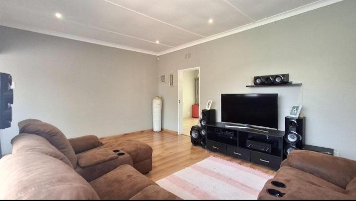 3 Bedroom Property for Sale in Symhurst Gauteng