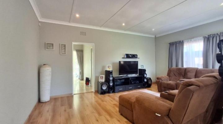 3 Bedroom Property for Sale in Symhurst Gauteng