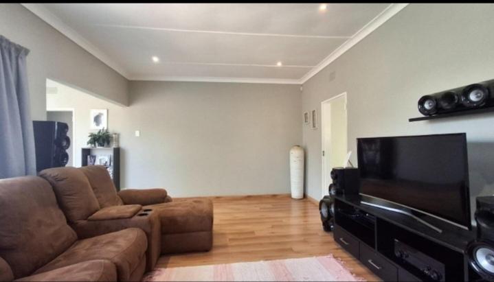3 Bedroom Property for Sale in Symhurst Gauteng