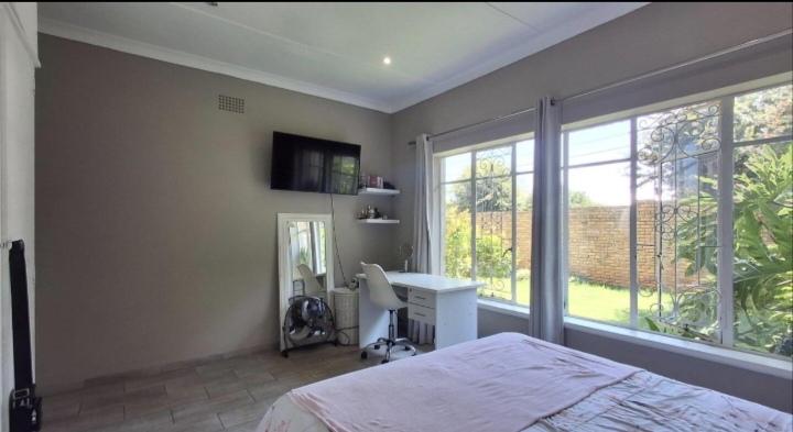 3 Bedroom Property for Sale in Symhurst Gauteng