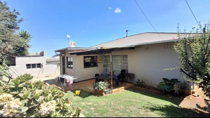 3 Bedroom Property for Sale in Symhurst Gauteng