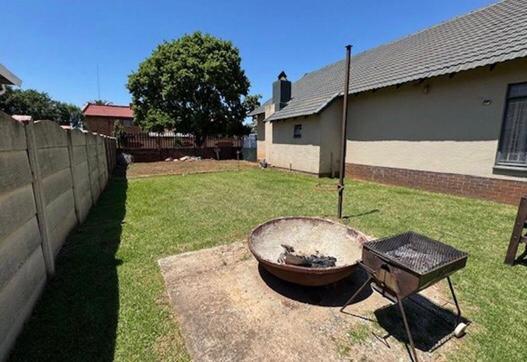 3 Bedroom Property for Sale in Birchleigh Gauteng
