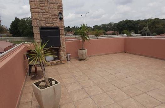 3 Bedroom Property for Sale in Glen Marais Gauteng
