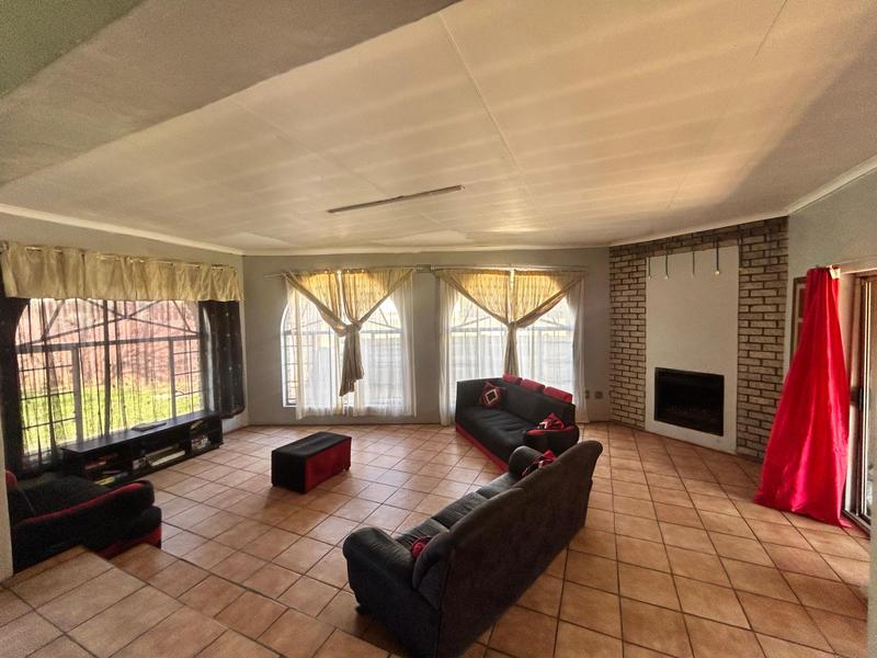 3 Bedroom Property for Sale in Selection Park Gauteng