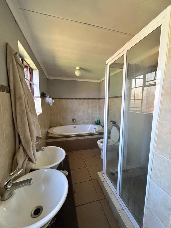 3 Bedroom Property for Sale in Selection Park Gauteng