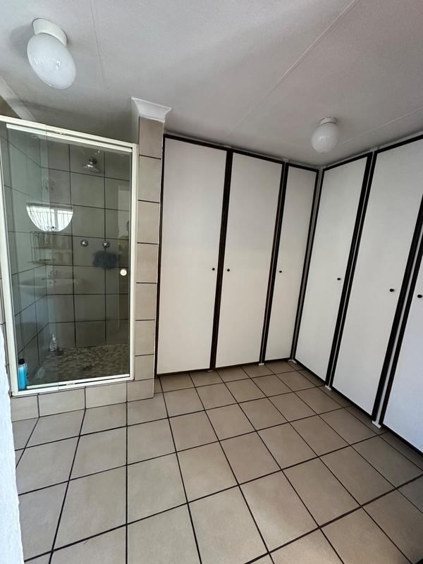 6 Bedroom Property for Sale in Selection Park Gauteng