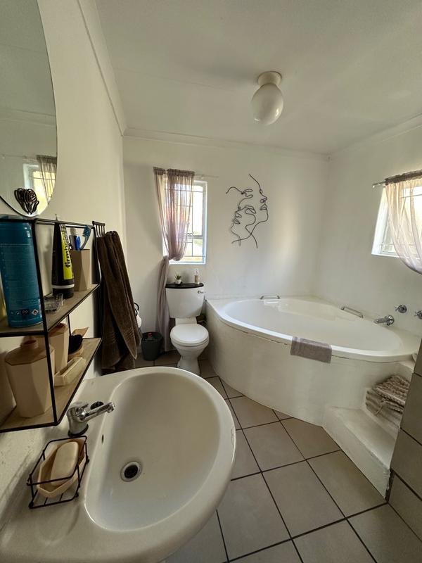 6 Bedroom Property for Sale in Selection Park Gauteng