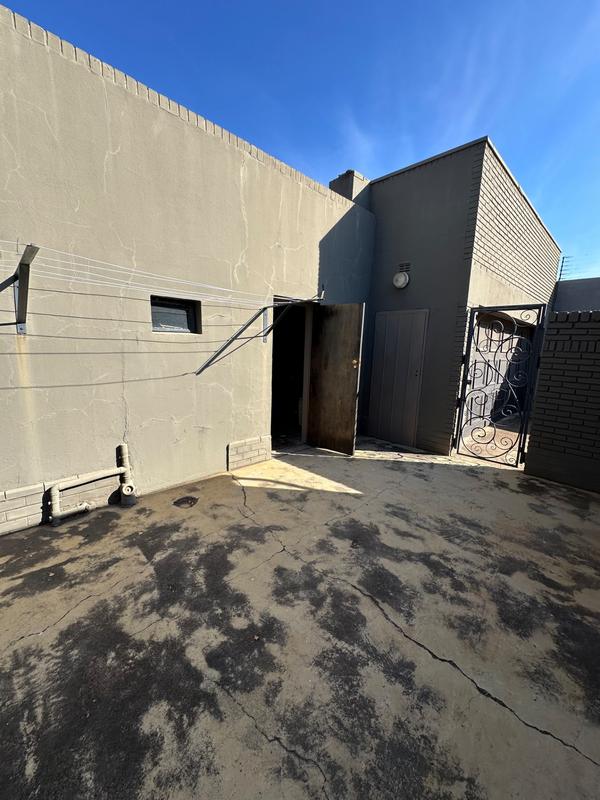 6 Bedroom Property for Sale in Selection Park Gauteng