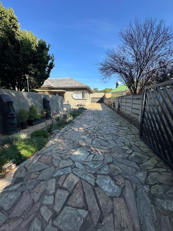 6 Bedroom Property for Sale in Selection Park Gauteng