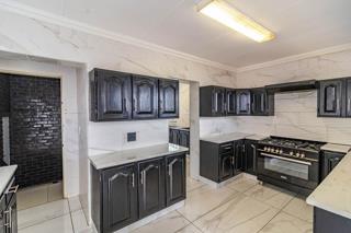 5 Bedroom Property for Sale in Bassonia Gauteng