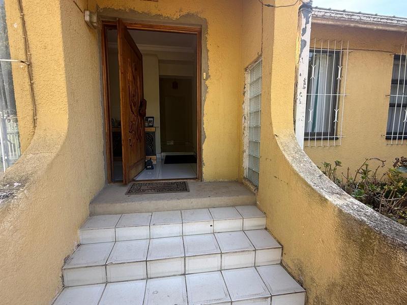 3 Bedroom Property for Sale in Linmeyer Gauteng