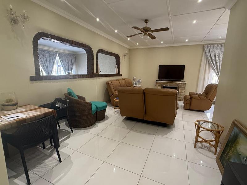 3 Bedroom Property for Sale in Linmeyer Gauteng