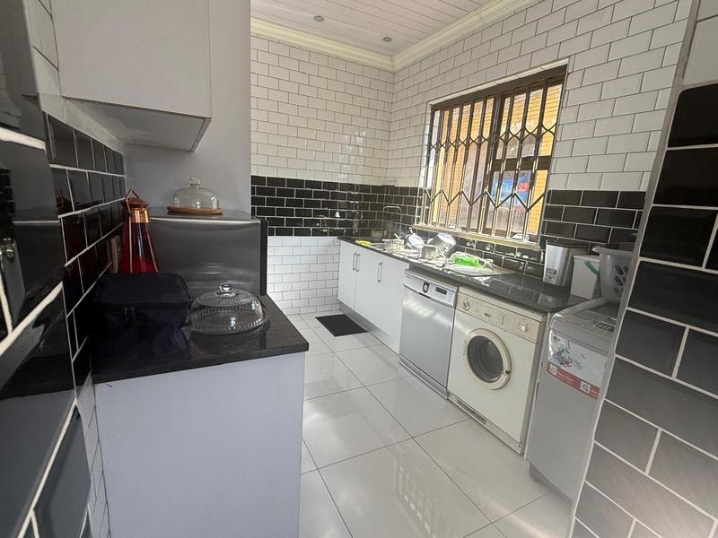 3 Bedroom Property for Sale in Linmeyer Gauteng