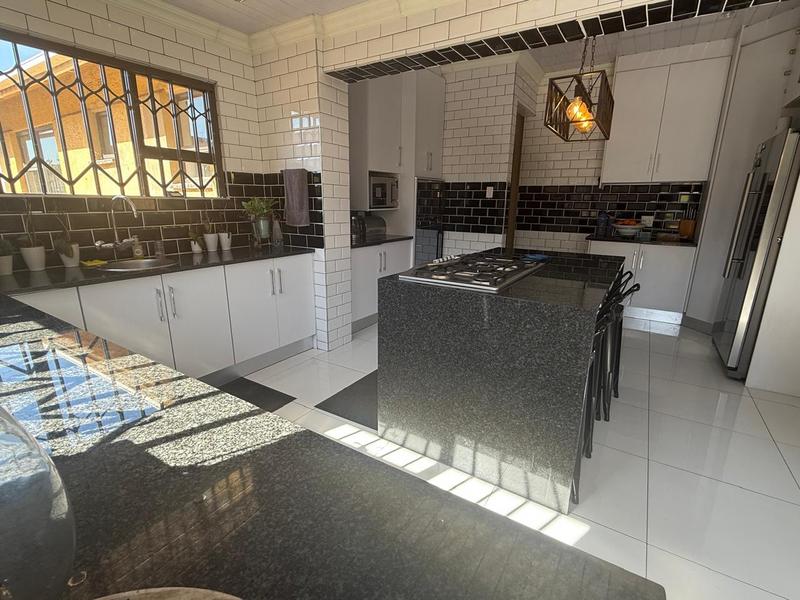 3 Bedroom Property for Sale in Linmeyer Gauteng