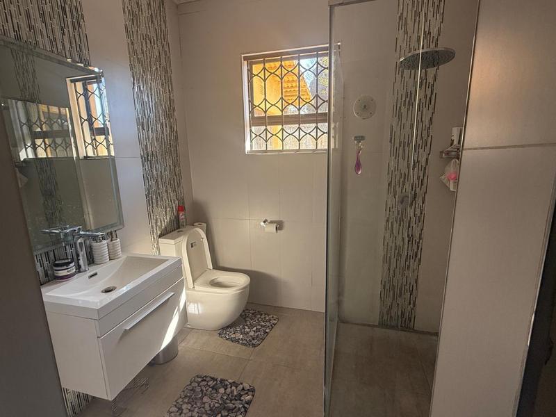3 Bedroom Property for Sale in Linmeyer Gauteng