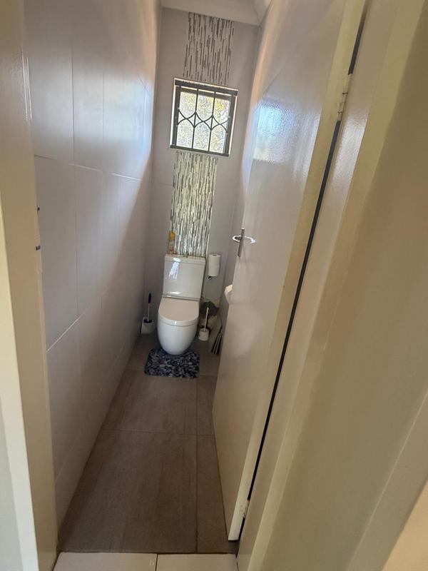 3 Bedroom Property for Sale in Linmeyer Gauteng