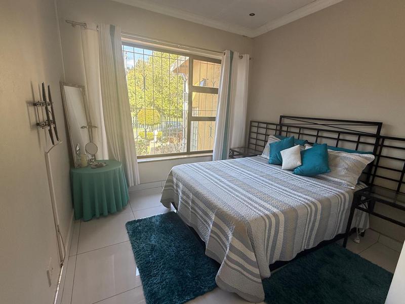 3 Bedroom Property for Sale in Linmeyer Gauteng