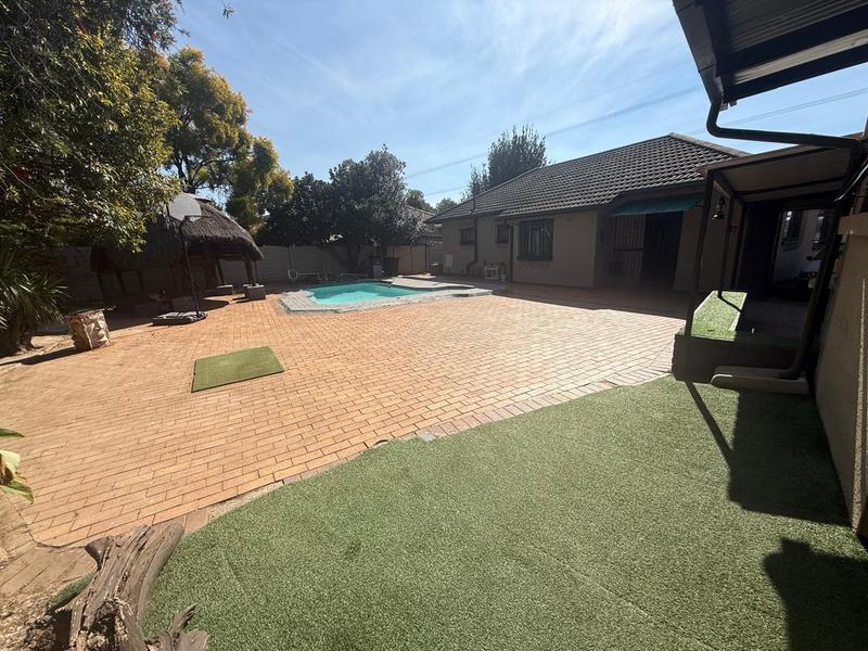 3 Bedroom Property for Sale in Roseacre Gauteng