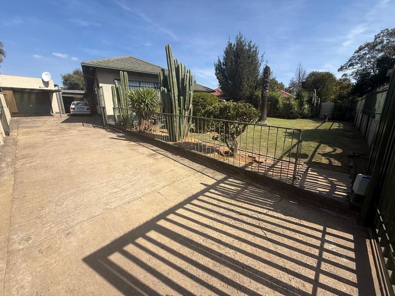 3 Bedroom Property for Sale in Roseacre Gauteng