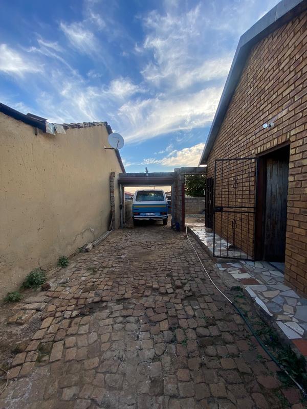 4 Bedroom Property for Sale in Tsakane Gauteng