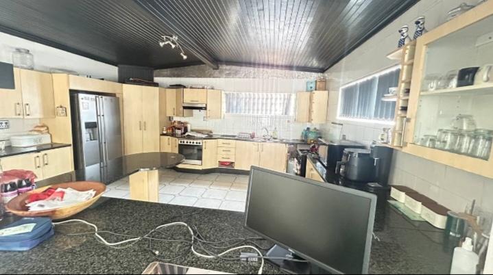 5 Bedroom Property for Sale in Primrose East Gauteng