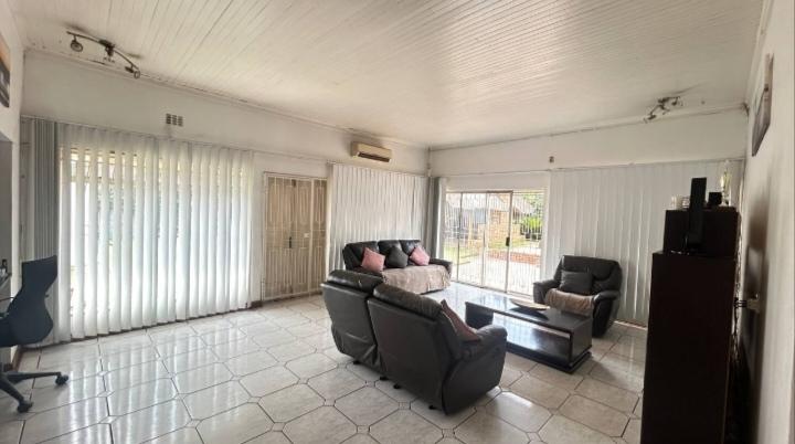5 Bedroom Property for Sale in Primrose East Gauteng