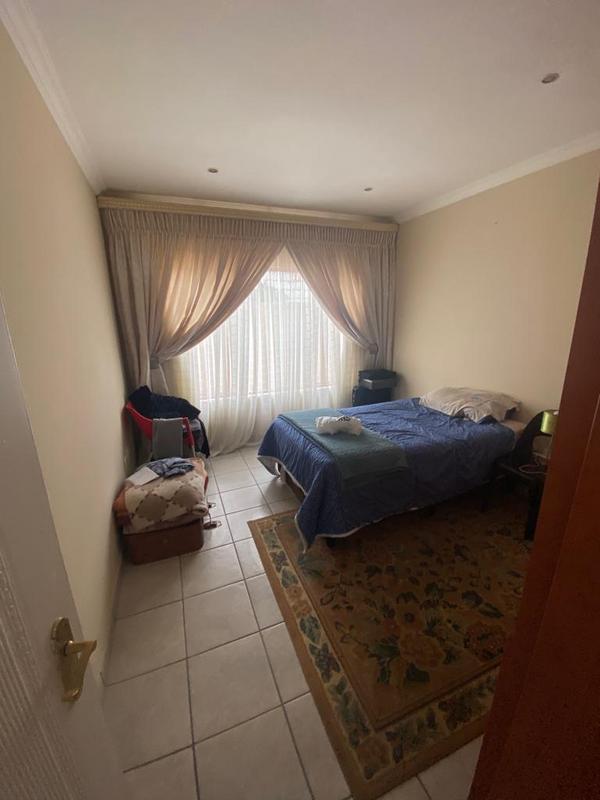 2 Bedroom Property for Sale in Kenleaf Gauteng