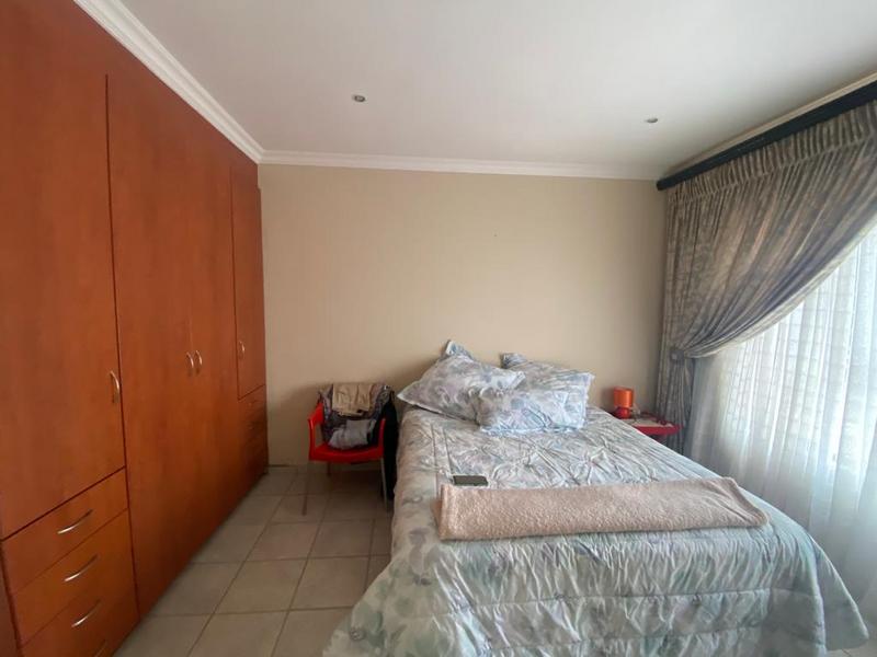 2 Bedroom Property for Sale in Kenleaf Gauteng
