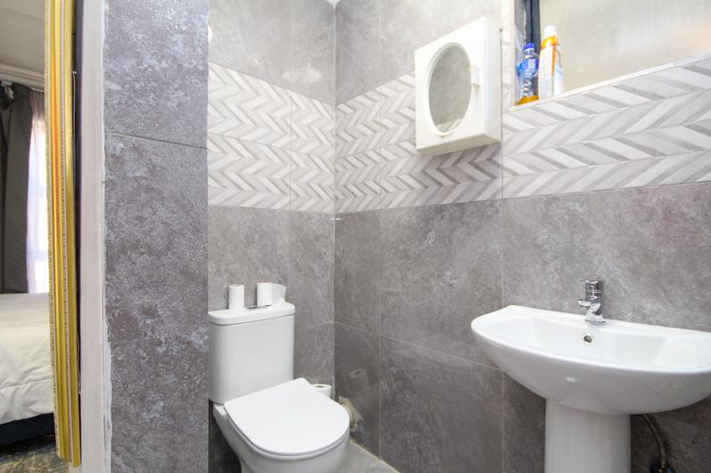4 Bedroom Property for Sale in Rooihuiskraal North Gauteng