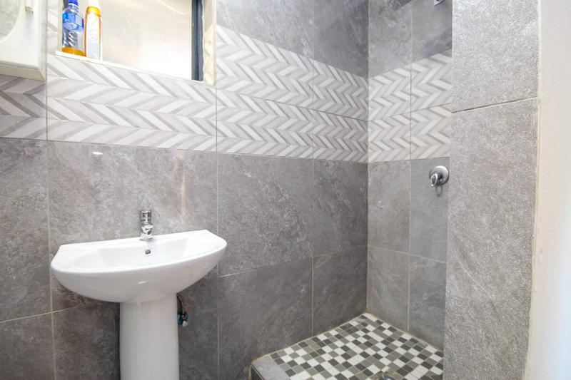 4 Bedroom Property for Sale in Rooihuiskraal North Gauteng