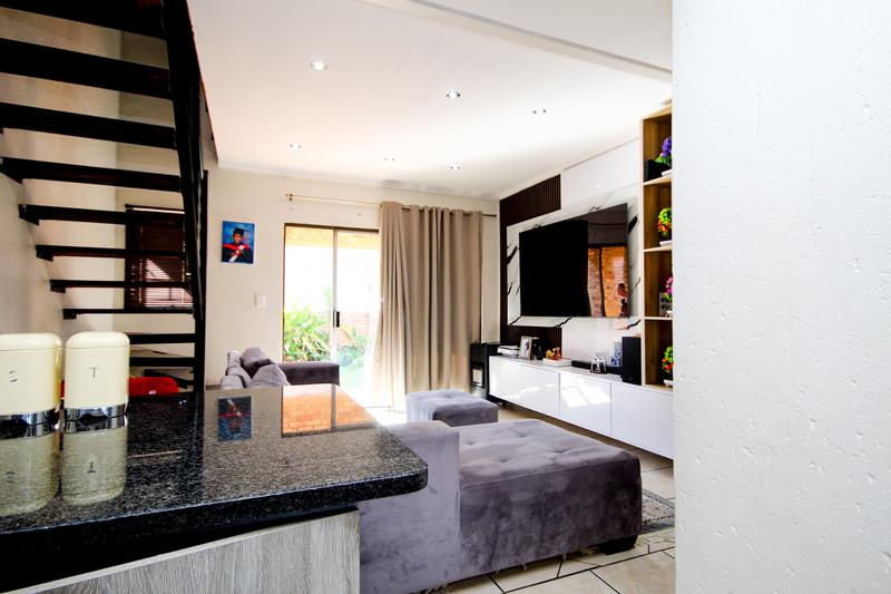 4 Bedroom Property for Sale in Rooihuiskraal North Gauteng