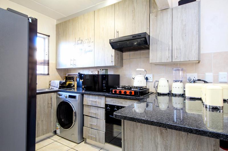 4 Bedroom Property for Sale in Rooihuiskraal North Gauteng